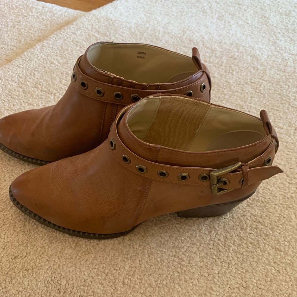 Short boots